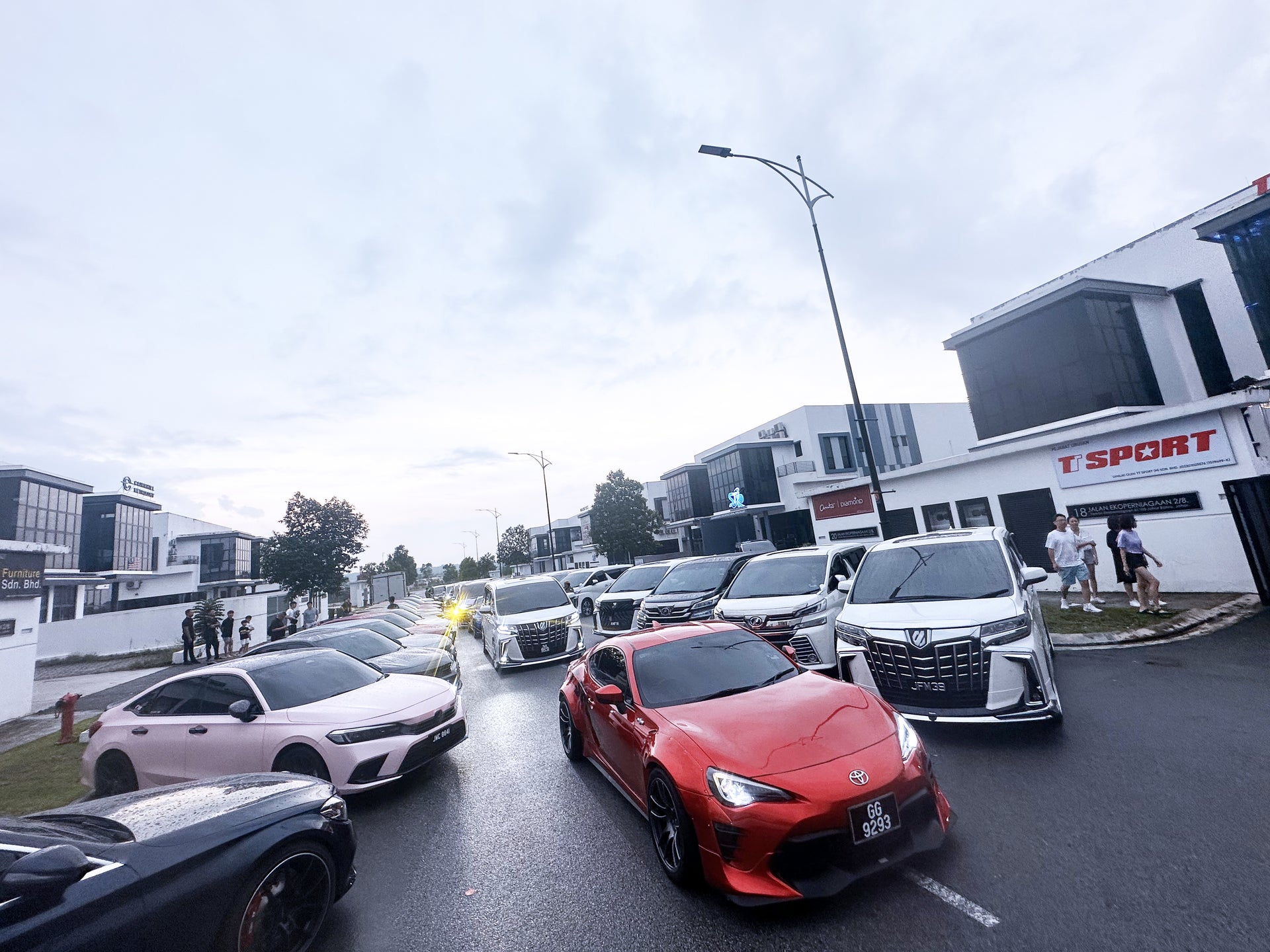 Many Malaysian customers participated in TTSPORT’s car gathering event.